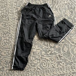 Men’s fleece lined wind breaker pants.